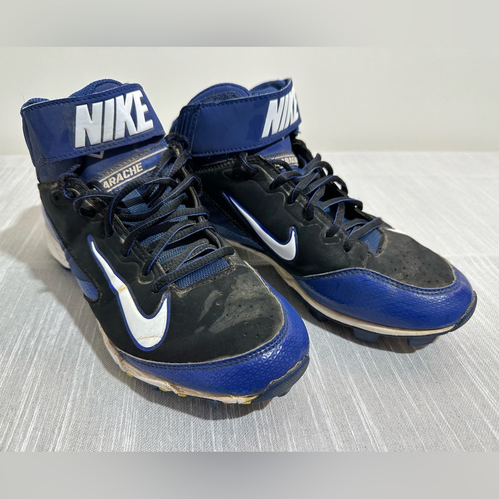 Nike Huarache high top baseball cleats, youth size 6
